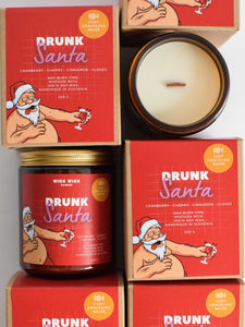 Wooden wick crackling candle Drunk Santa, wick wick candles, wick wick candle, božične dišeče sveče, sveča, prasketajoča sveča, lesen stenj, sveča ki prasketa